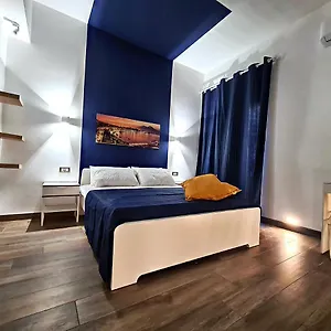 Apartment Focus, Naples