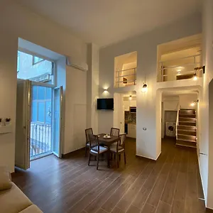 Apartment Silvi's House, Naples