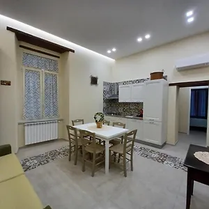 Apartment Dimora Lazzarella, Naples