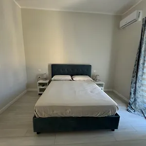 Apartment Airport House, Naples
